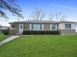 720 Ash Rd, Hoffman Estates, IL 60169