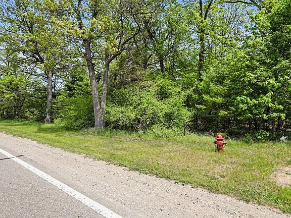 4th image of Hillcrest Dr