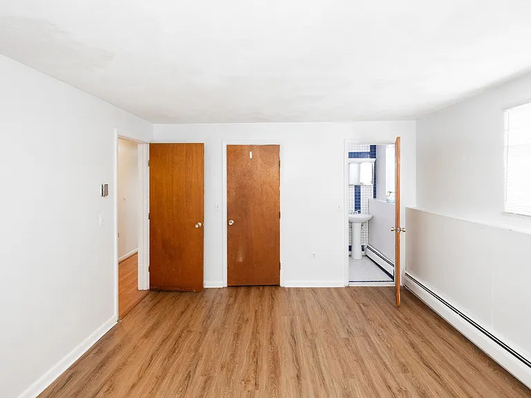 12 Williamsburg Ct #1 — Photo 17