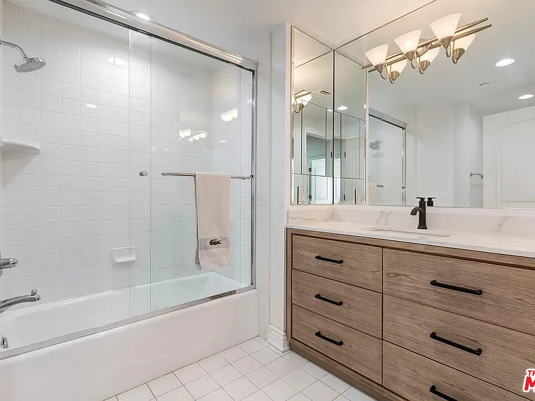 430 N Oakhurst Dr #202 — Photo 25
