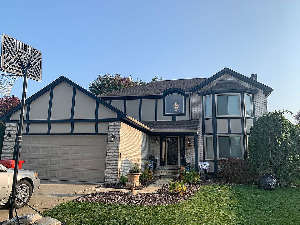 1st image of 30196 Fairfield Dr