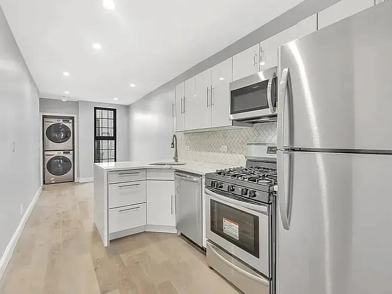 1656 De Kalb Ave #3B — Photo 4