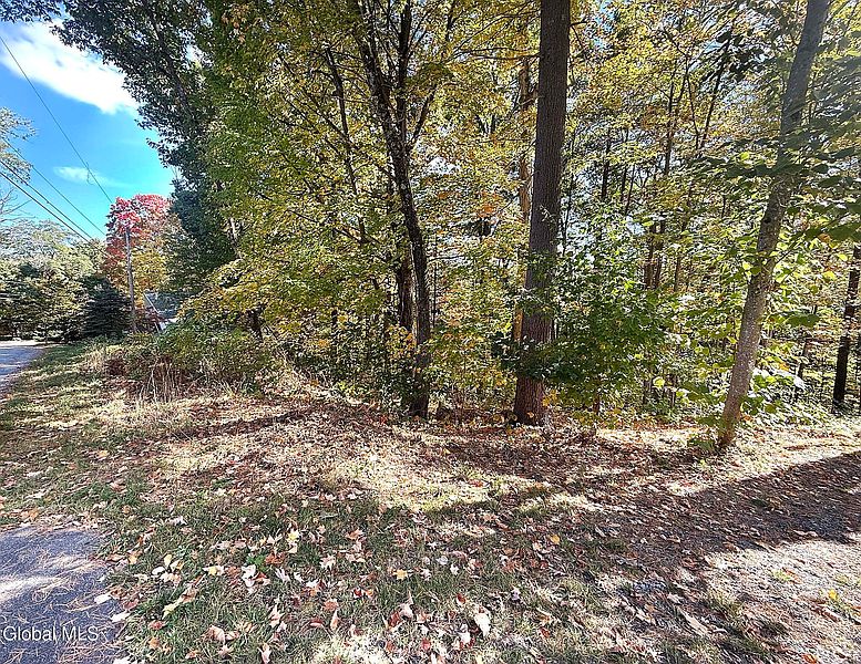 4th image of 32 Schermerhorn Drive