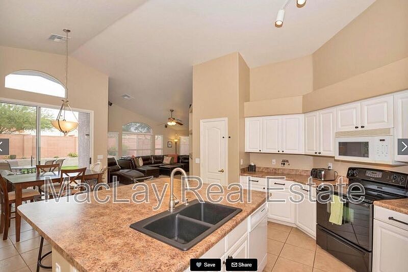 1st image of 4206 E Redwood Ln
