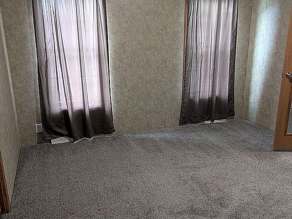 2nd image of 2528 Sherwood Dr