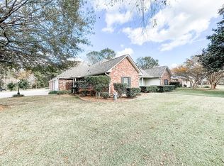1822 Fairview Dr, Port Allen, LA 70767