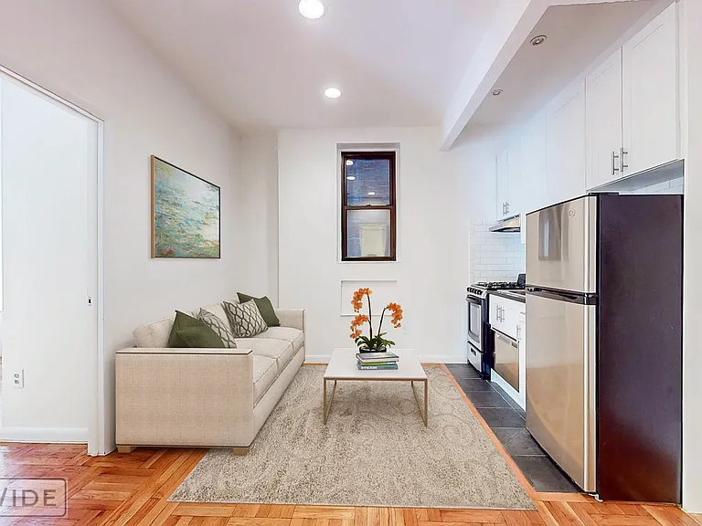 220 E 85th St #1-R — Photo 2