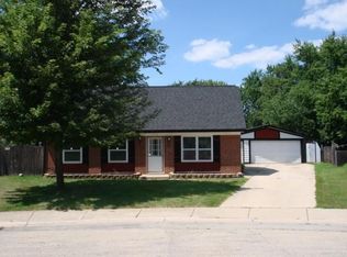 716 Linden Ct, Bolingbrook, IL 60440