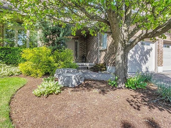 5th image of 211 Terrace Wood Cres