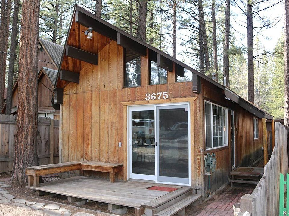 1st image of 3675 Larch Ave