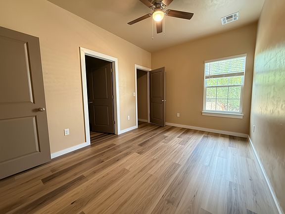 3rd image of 2712 SW I Ave