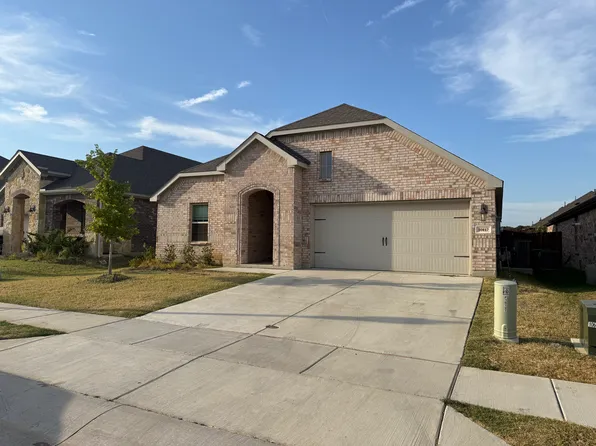 10117 High Banker Dr, Aubrey, TX 76227