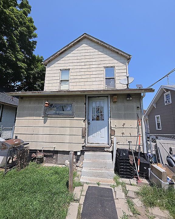 1st image of 1664 5th St