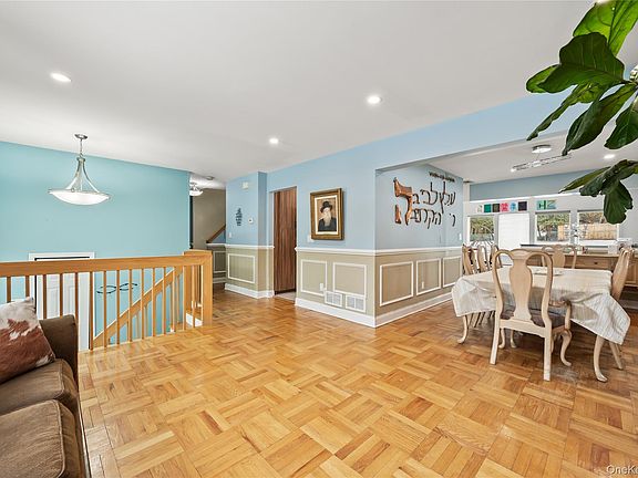 3rd image of 11 Castle Drive