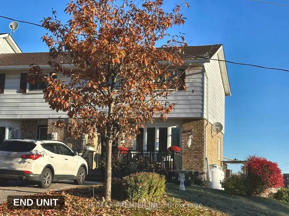 33 Poplar St, Uxbridge, ON L9P 1H1