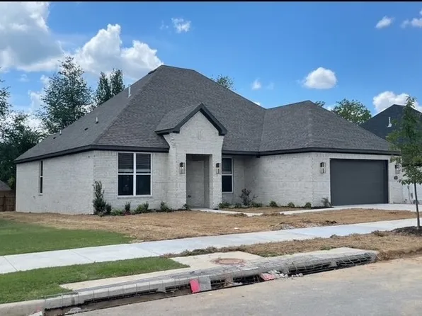 3319 E Greystone Dr, Fayetteville, AR 72764