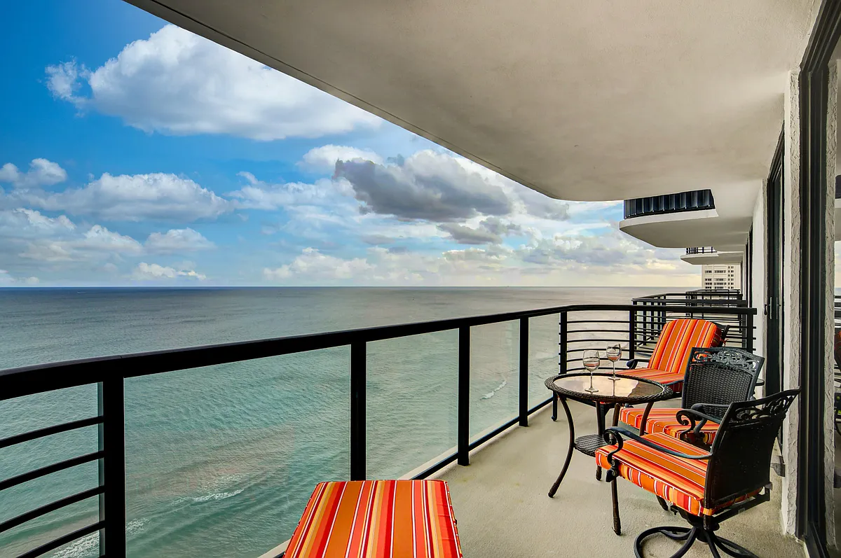 Building Photo - 250 S Ocean Blvd #16C