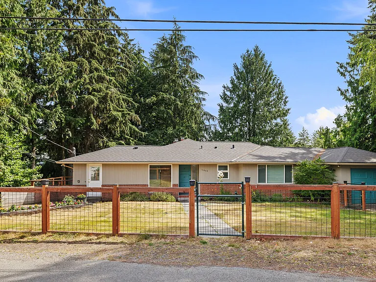 11954 Exeter Ave NE — Photo 1