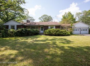 664 Pine Ct, Lake Bluff, IL 60044