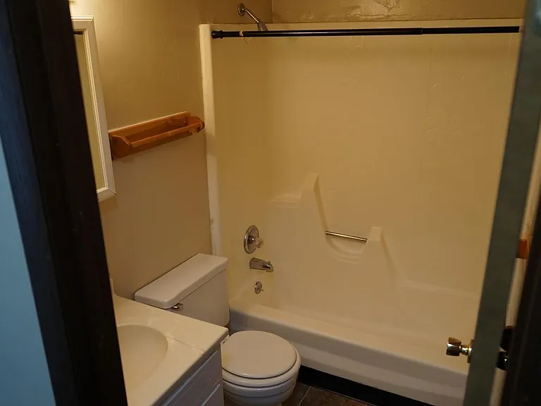 2104 Rainbow Ave — Photo 6