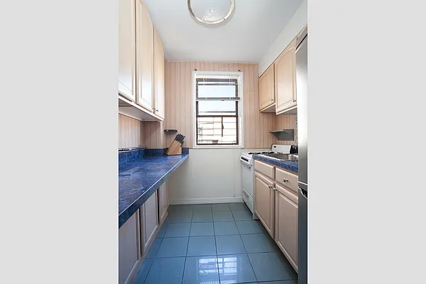 Sold by Stribling | media 2