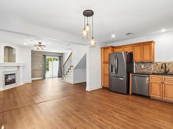 3rd image of 13650 Oak Valley Dr