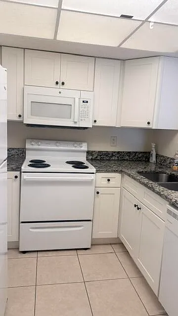 2 bed, 2.0 bath, 886 sqft, $1,775 — Photo 4