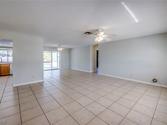 3rd image of 703 SE 33rd St