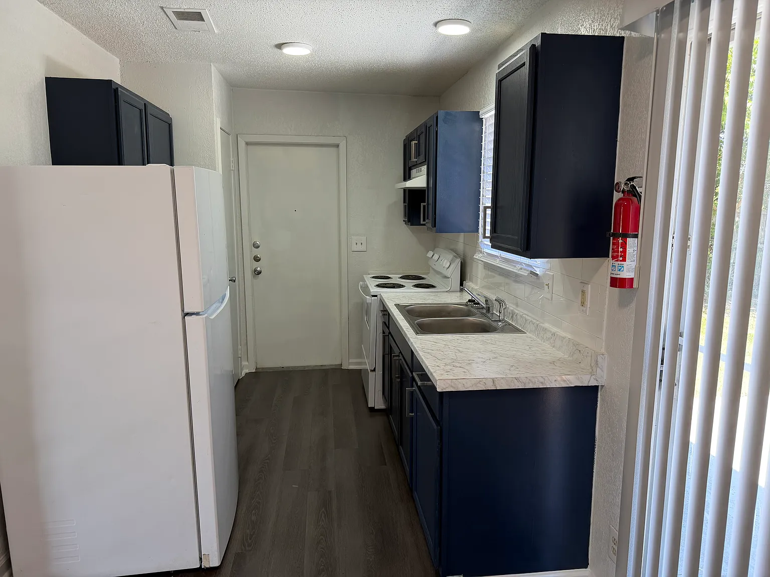 3 bed, 946 sqft, $1,500 — Photo 4