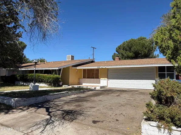 1305 E Avenue J3, Lancaster, CA 93535