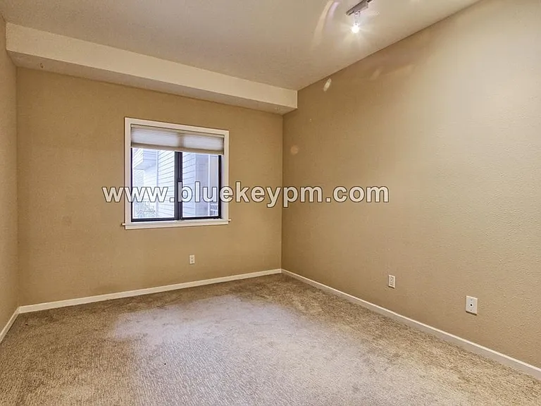 1320 SW Hall St #102 — Photo 9