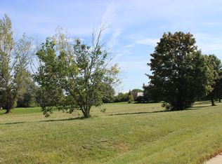 79 Falcon Dr, Hawthorn Woods, IL 60047
