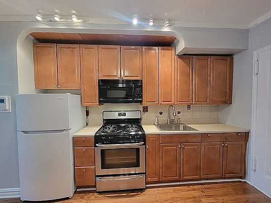 3rd image of 41-42 50th St APT 5F