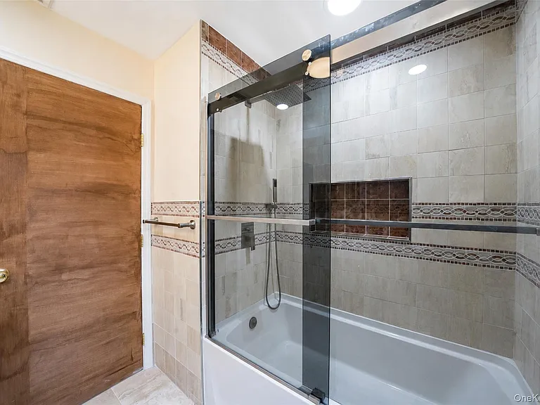 2 Berkeley Pl — Photo 24
