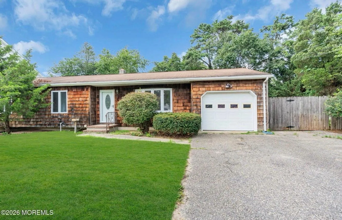 3 bed, 1226 sqft, $3,000 — Photo 2