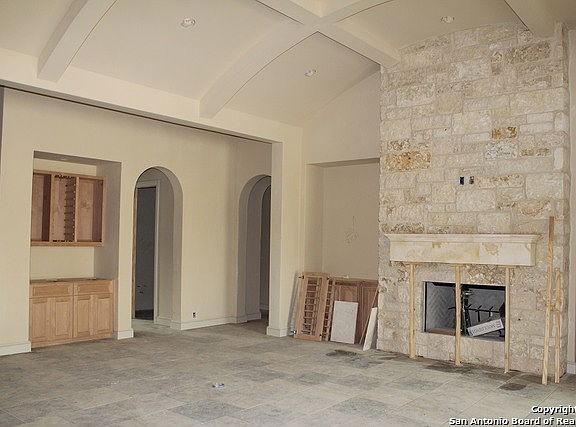 5th image of 10 Florence Ct
