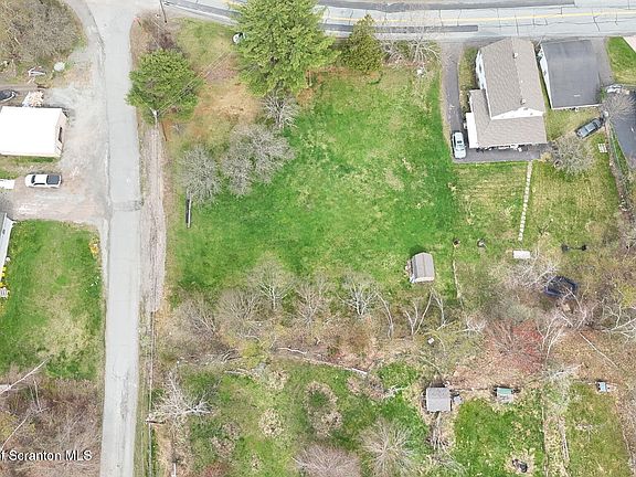 4th image of 373 Jefferson St
