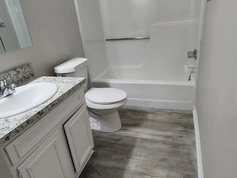 2479 Dundee Dr — Photo 15