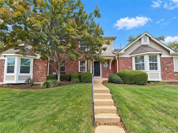 1927 Dewitt Ridge Dr, Chesterfield, MO 63017