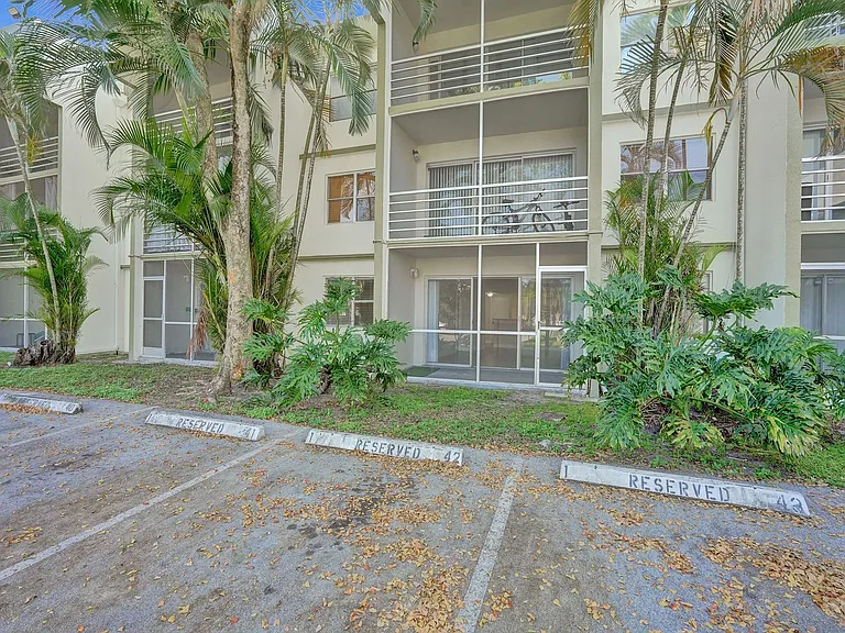 4205 N University Dr #108 — Photo 37