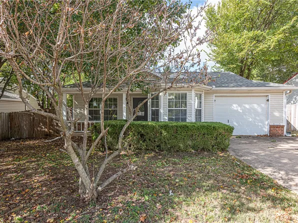 1537 N Timberline Dr, Fayetteville, AR 72704