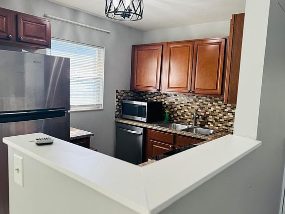 5th image of 151 Brighton #D