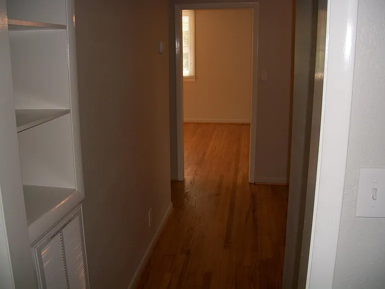 410 Lloyd St — Photo 9