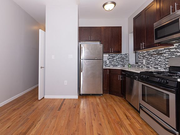 3rd image of 365 E 21st St #5A