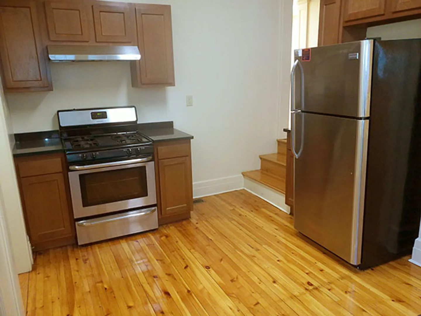 464 Allen - Available July 1, 2027 - Lovely Historic Home — Photo 4