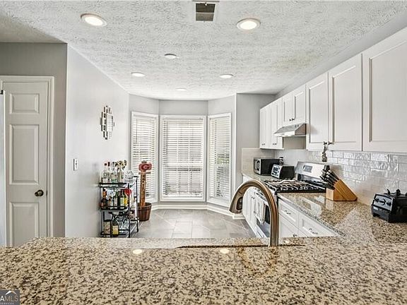 5th image of 2901 Lenox Rd NE #502