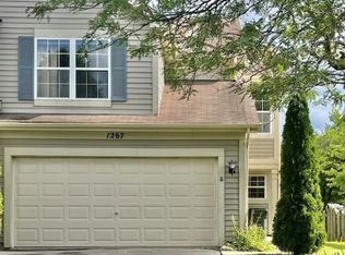 1267 Derby Ln, Mundelein, IL 60060