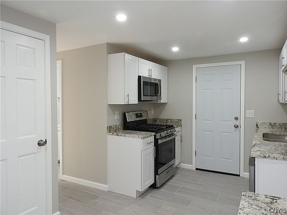 5th image of 503 Bailey St