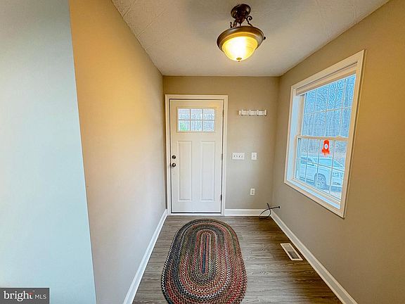 3rd image of 1077 N Independence Dr