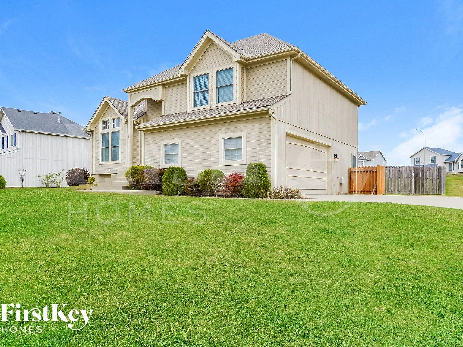 4 bed, 3.0 bath, 1901 sqft, $2,900 — Photo 2